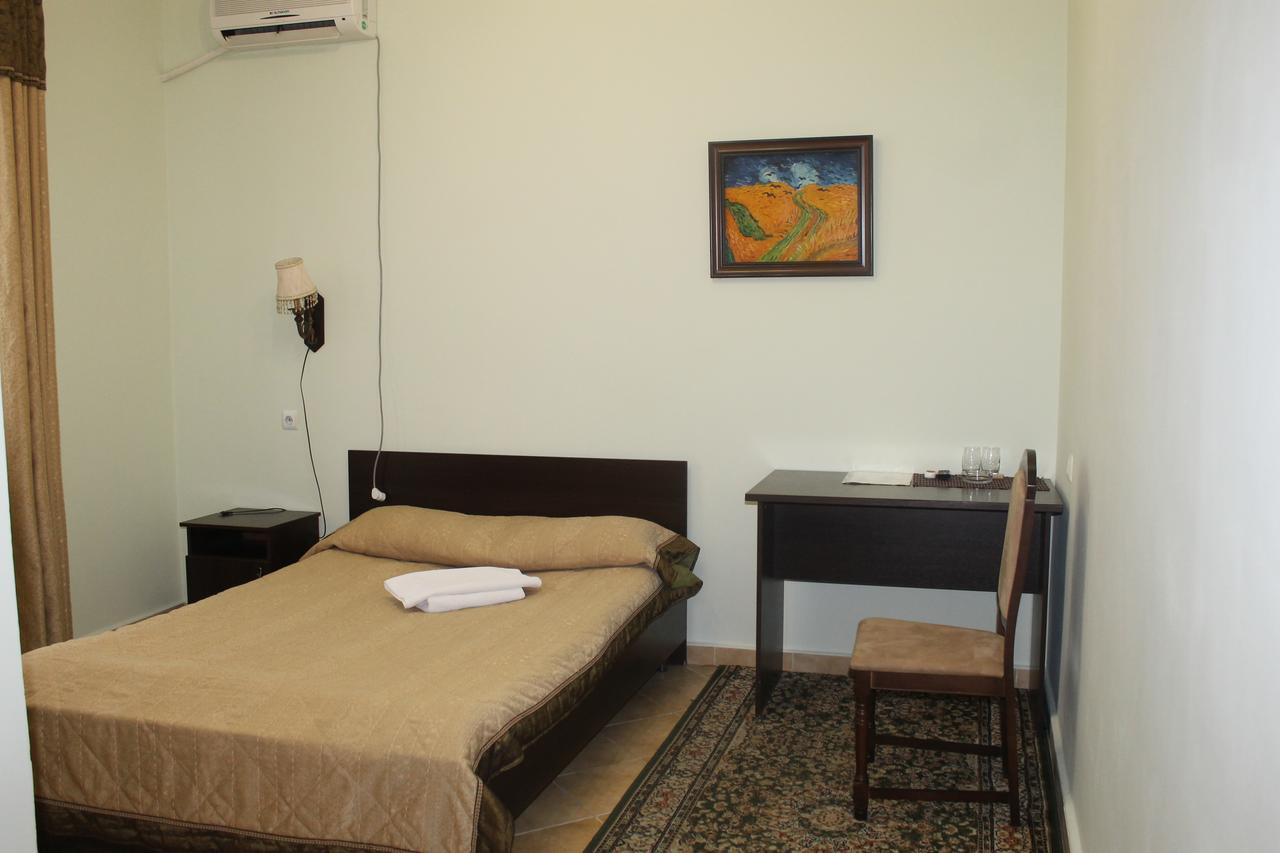 Hotel Vangogh Къзълорда Екстериор снимка