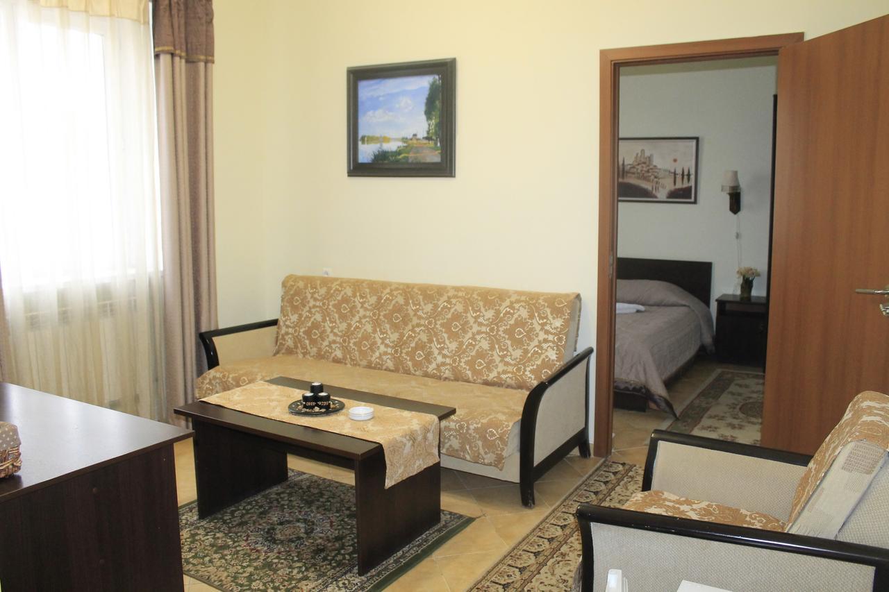 Hotel Vangogh Къзълорда Екстериор снимка