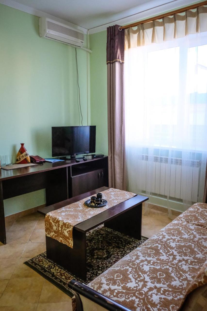 Hotel Vangogh Къзълорда Екстериор снимка