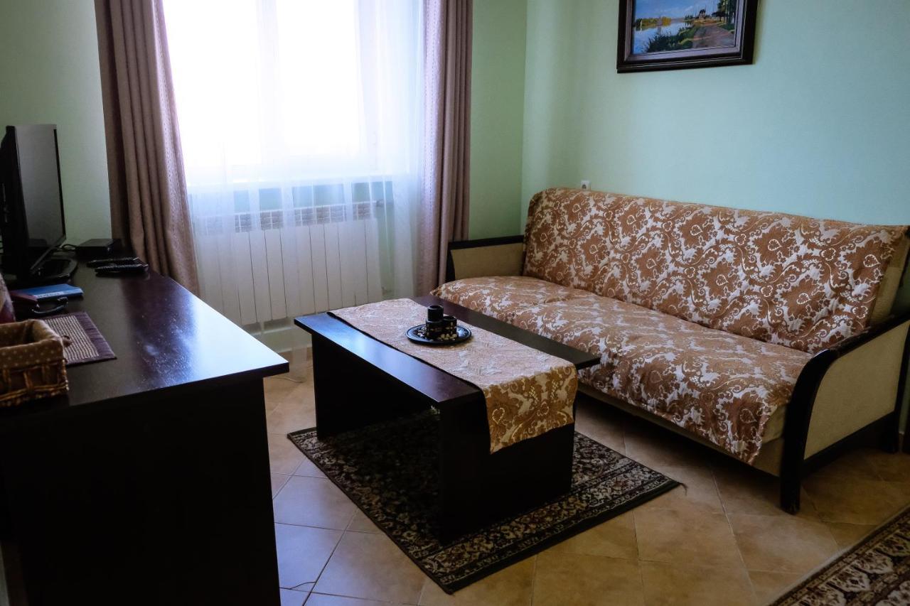 Hotel Vangogh Къзълорда Екстериор снимка