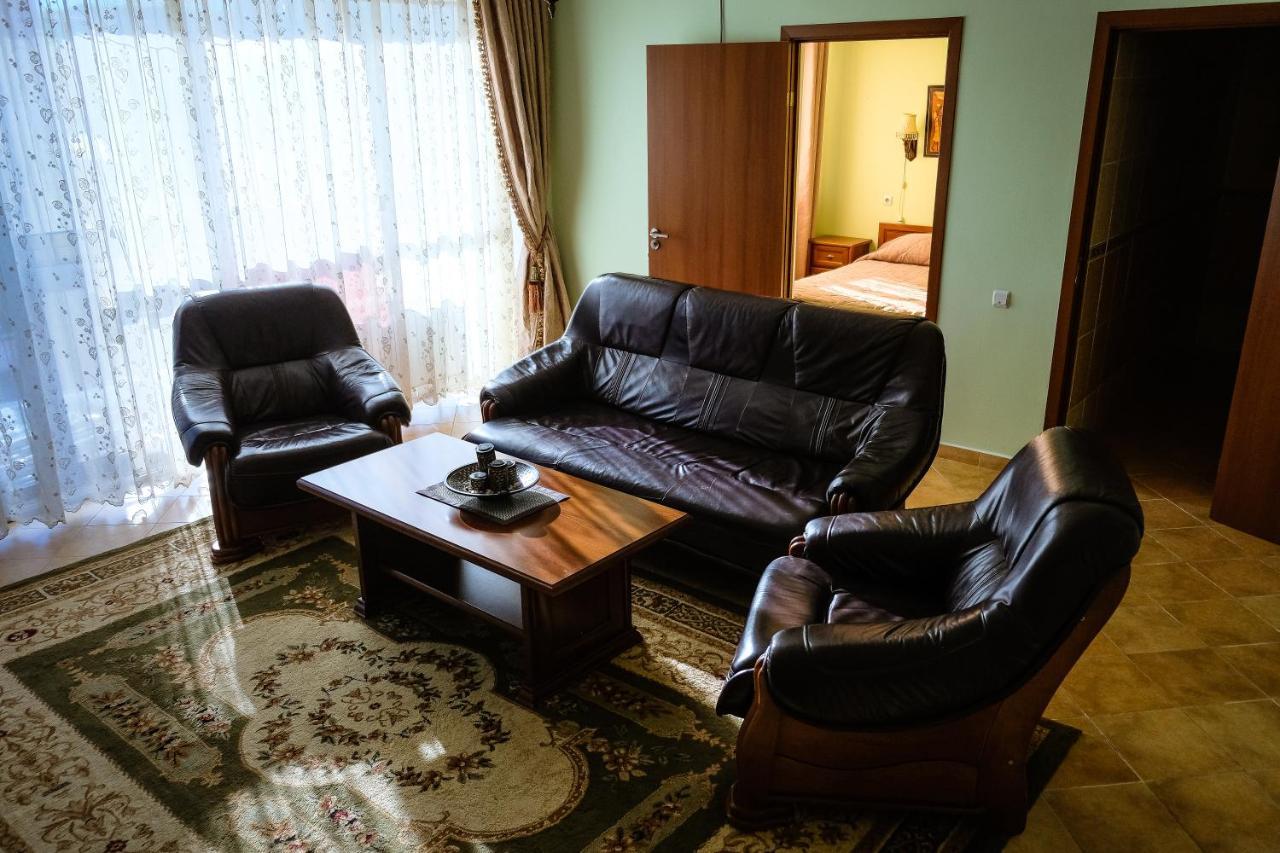 Hotel Vangogh Къзълорда Екстериор снимка